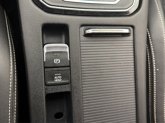 Volkswagen Passat 25 of 30