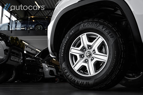 Volkswagen Amarok 8 of 30