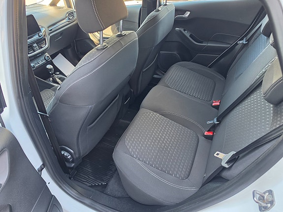 Ford Fiesta 10 of 13