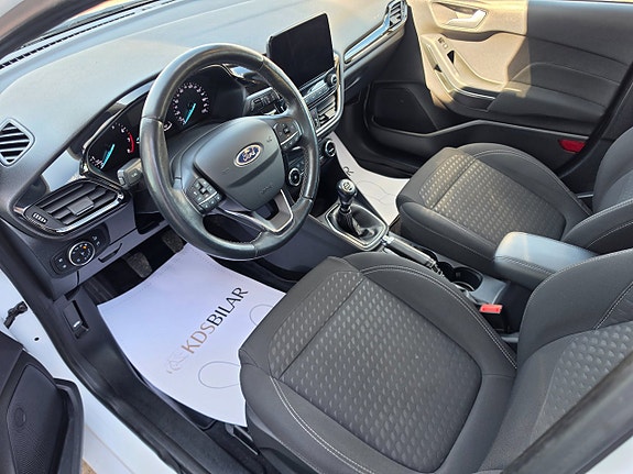 Ford Fiesta 9 of 13