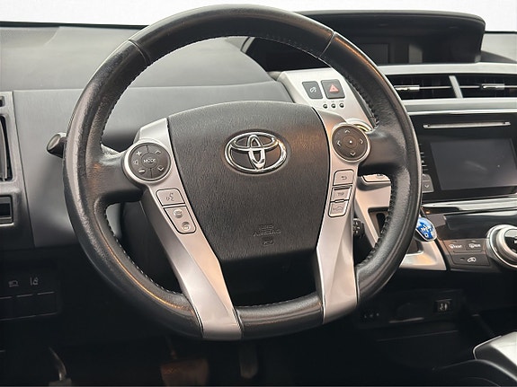 Toyota Prius+ 16 of 30