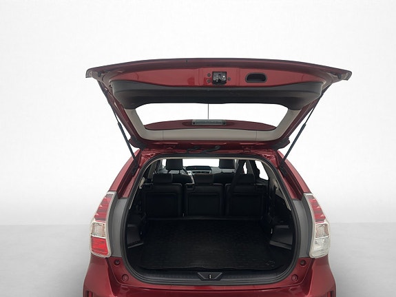 Toyota Prius+ 29 of 30