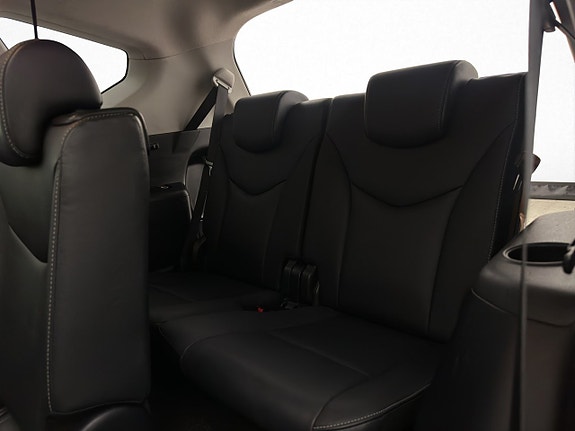 Toyota Prius+ 17 of 30