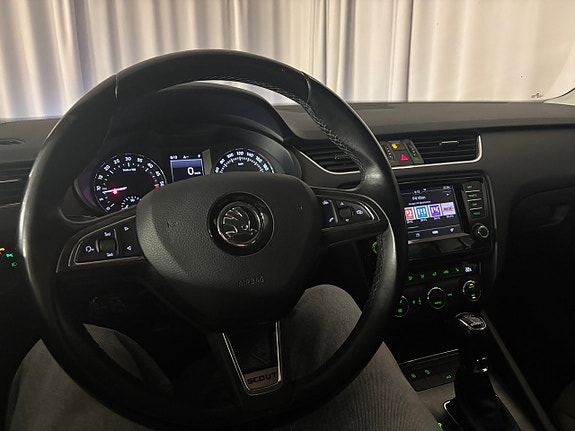 Skoda Octavia Scout 13 of 19
