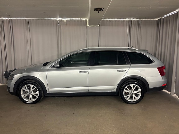 Skoda Octavia Scout 3 of 19