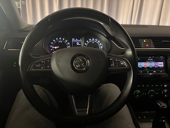Skoda Octavia Scout 14 of 19