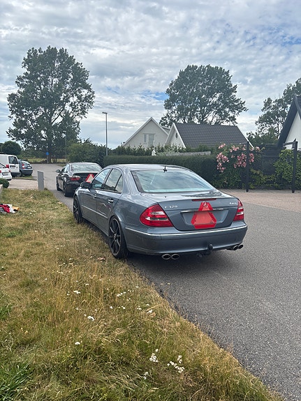 Mercedes-Benz E320 2 of 8