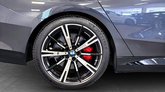 BMW 530e 9 of 9
