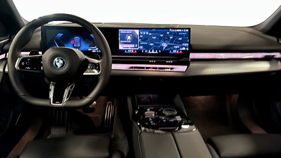 BMW 530e 4 of 9