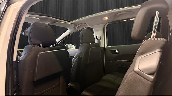 Peugeot 5008 10 of 11