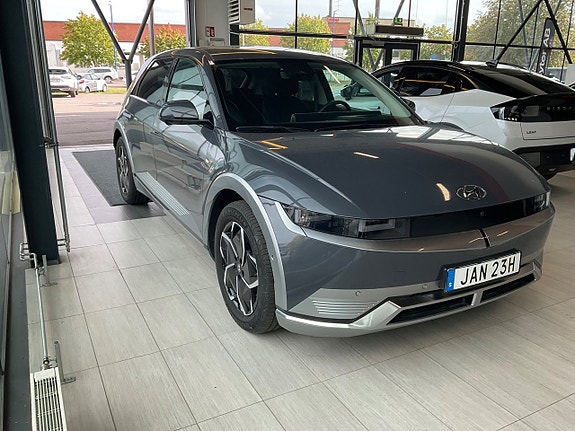 Hyundai Ioniq 5 3 of 8
