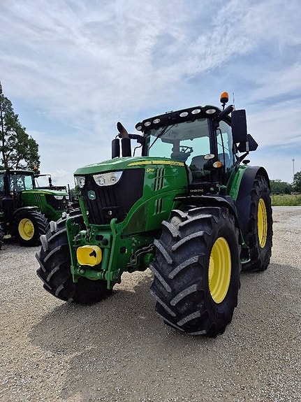 John Deere 6215R 3 of 9