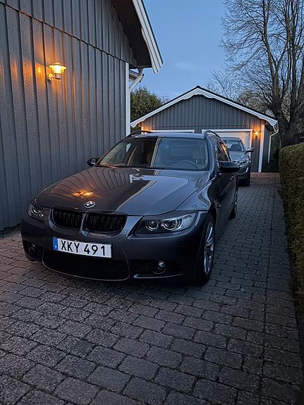 BMW 325Xi 3 of 4
