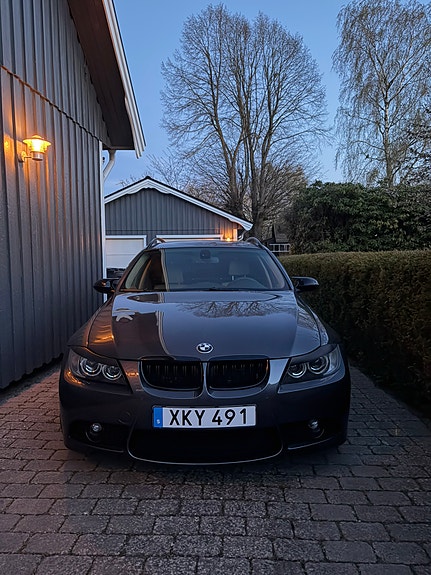 BMW 325Xi 4 of 4