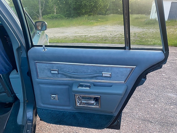 Chevrolet Caprice 11 of 14