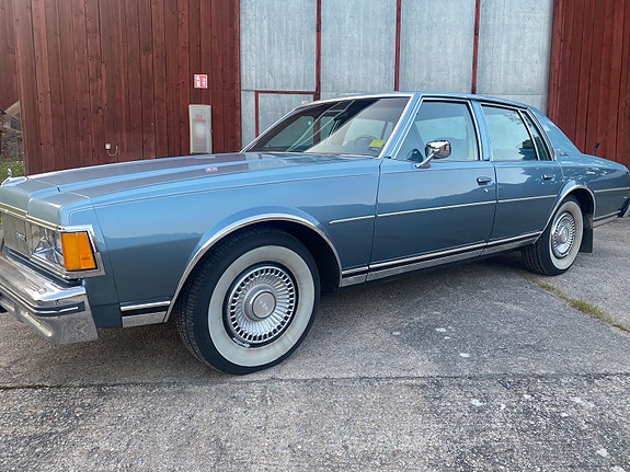 Chevrolet Caprice 5 of 14