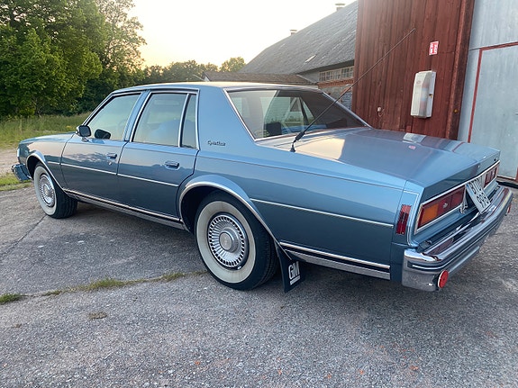 Chevrolet Caprice 6 of 14