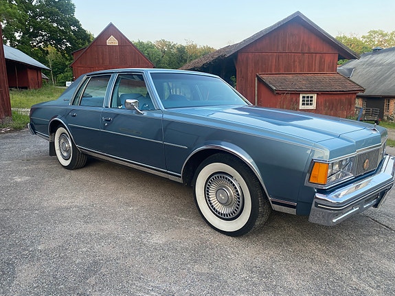 Chevrolet Caprice 3 of 14