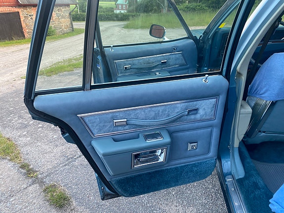 Chevrolet Caprice 10 of 14