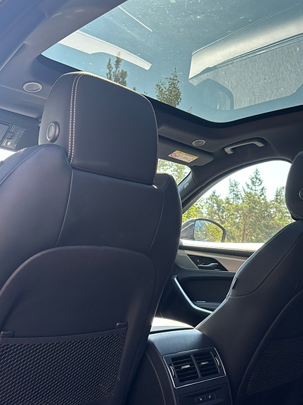 Jaguar F-PACE 5 of 5