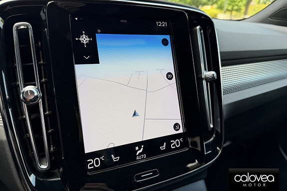 Volvo XC40 6 of 16