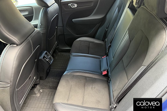 Volvo XC40 14 of 16