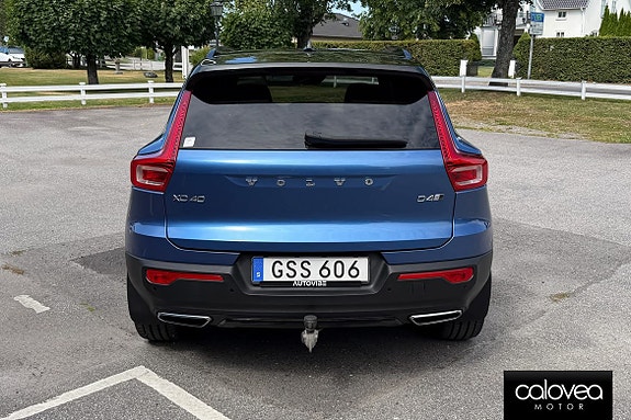 Volvo XC40 4 of 16