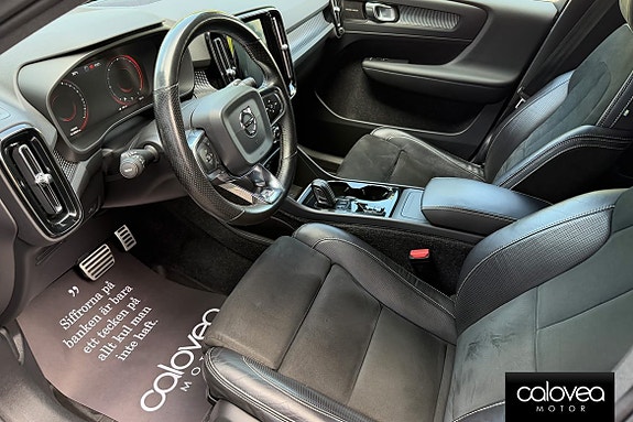 Volvo XC40 10 of 16