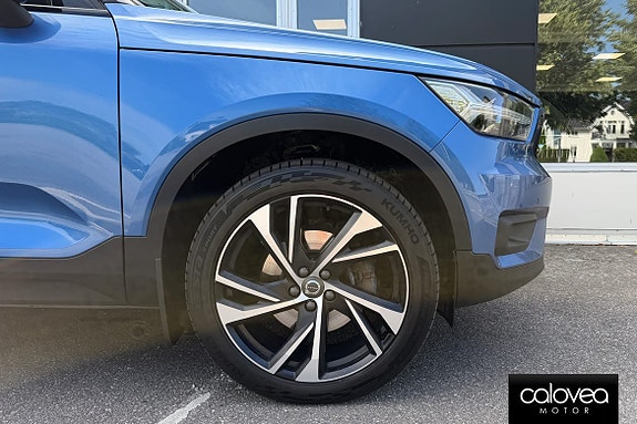 Volvo XC40 11 of 16