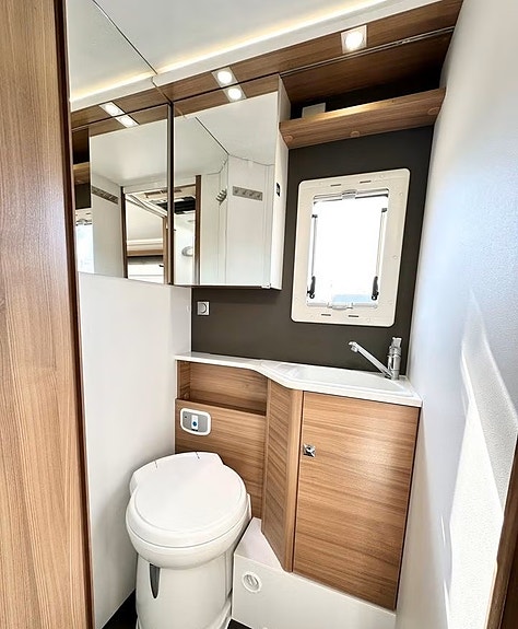 Adria Matrix 670 SL *Finansiering / Långbädd / Taksäng / AC Bodel / 5-sits / 3500 kg 10 of 12