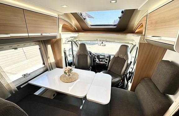 Adria Matrix 670 SL *Finansiering / Långbädd / Taksäng / AC Bodel / 5-sits / 3500 kg 2 of 12
