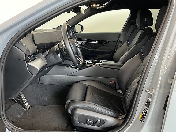BMW i5 5 of 15