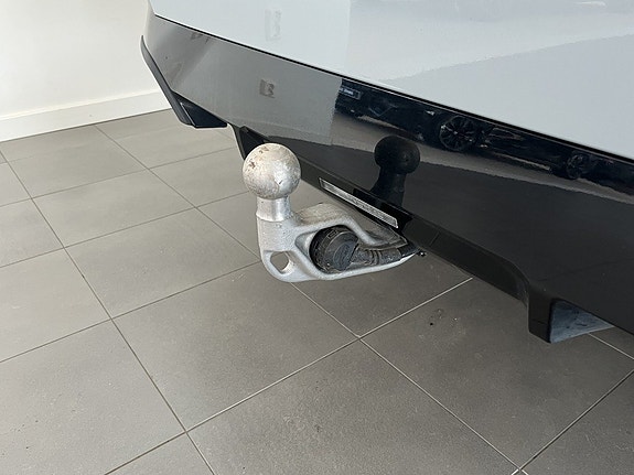 BMW i5 14 of 15