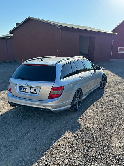 Mercedes-Benz C200 3 of 6