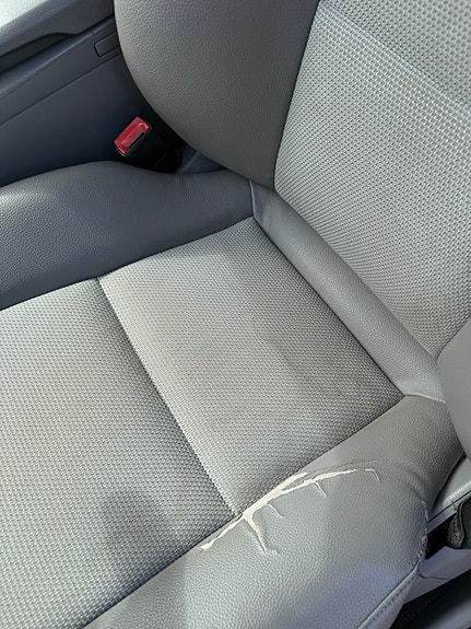 Mercedes-Benz C200 6 of 6