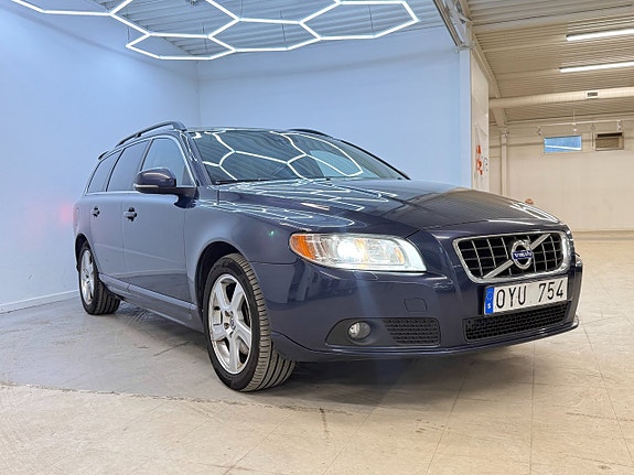 Volvo V70 4 of 26