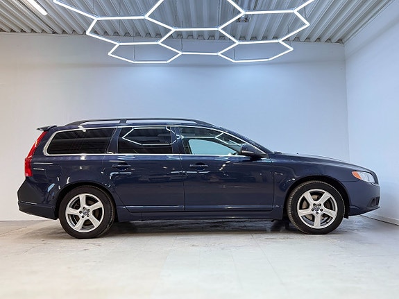 Volvo V70 5 of 26