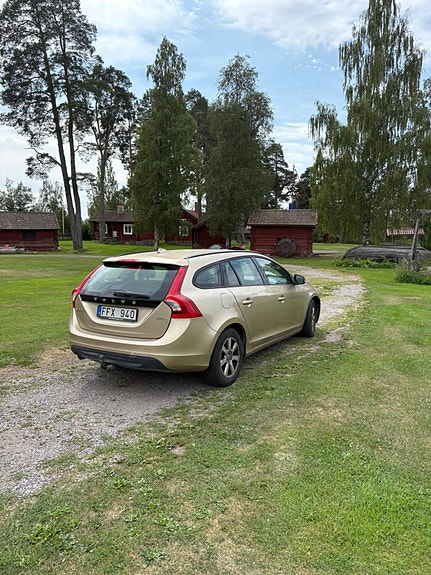 Volvo V60 3 of 6