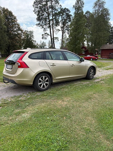 Volvo V60 4 of 6