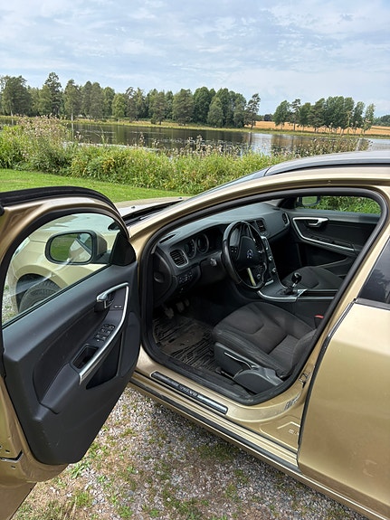 Volvo V60 5 of 6
