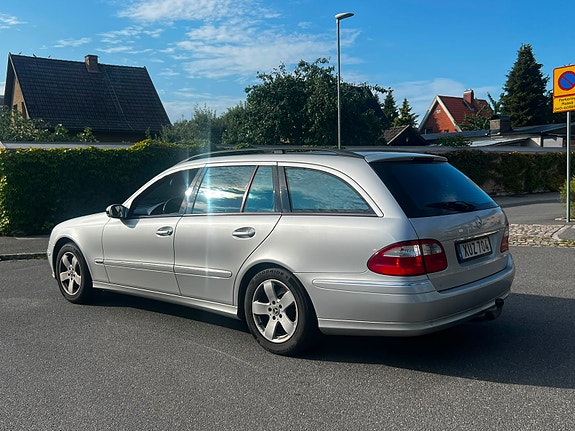 Mercedes-Benz E240 2 of 11