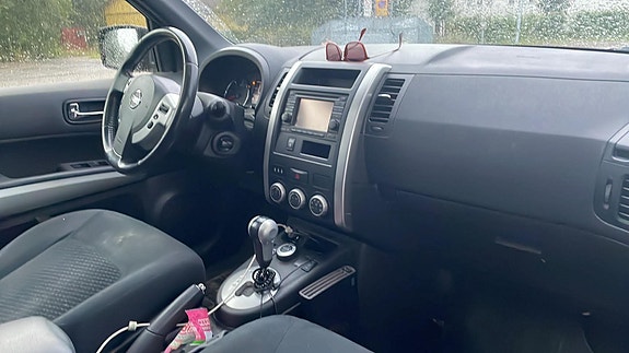 Nissan X-Trail 7 of 12