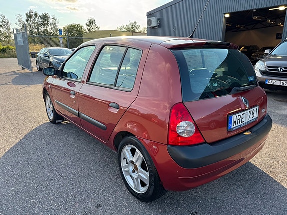 Renault Clio 8 of 23