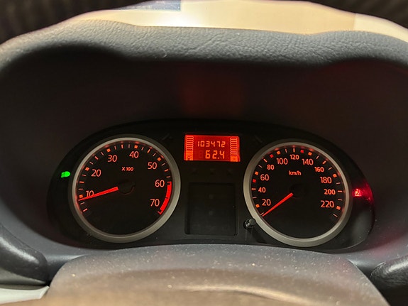 Renault Clio 14 of 23