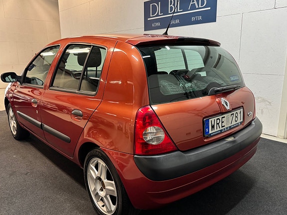 Renault Clio 16 of 23