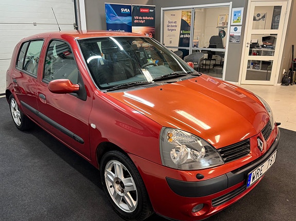 Renault Clio 19 of 23