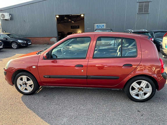 Renault Clio 9 of 23