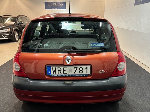 Renault Clio 21 of 23