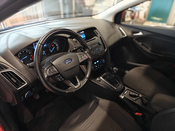 Ford Focus 9 of 19