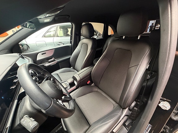 Mercedes-Benz B200 d 14 of 19